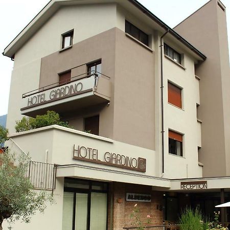 Hotel Giardino Breno Luaran gambar