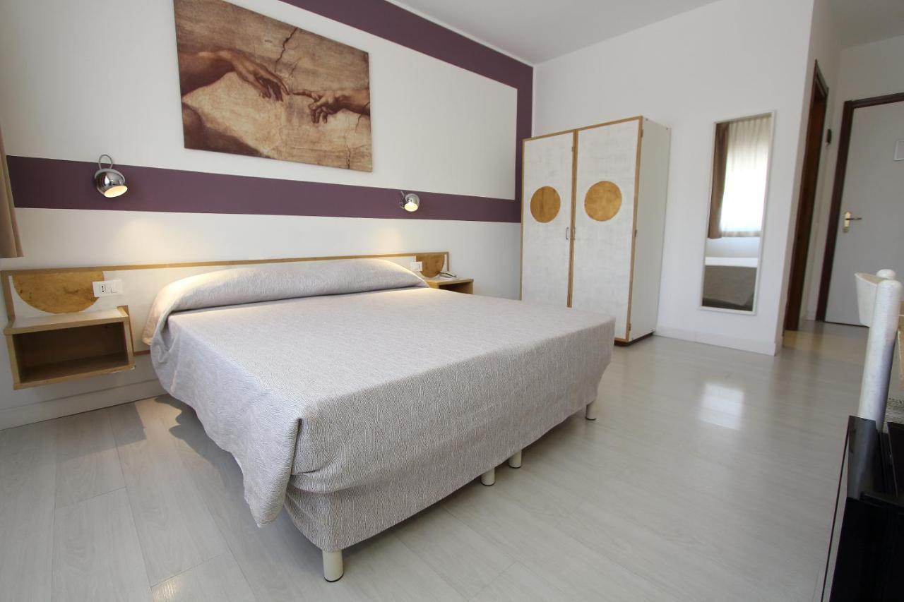 Hotel Giardino Breno Luaran gambar