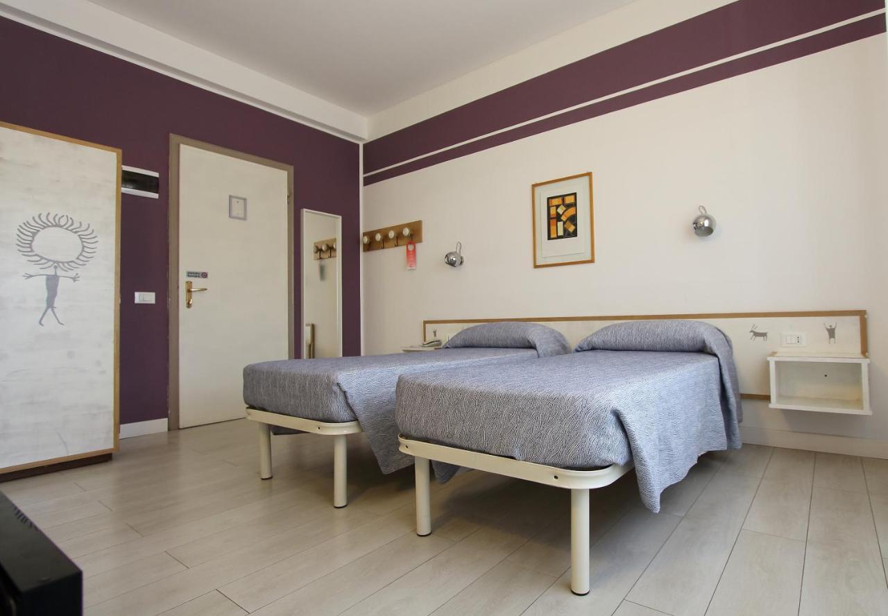Hotel Giardino Breno Luaran gambar