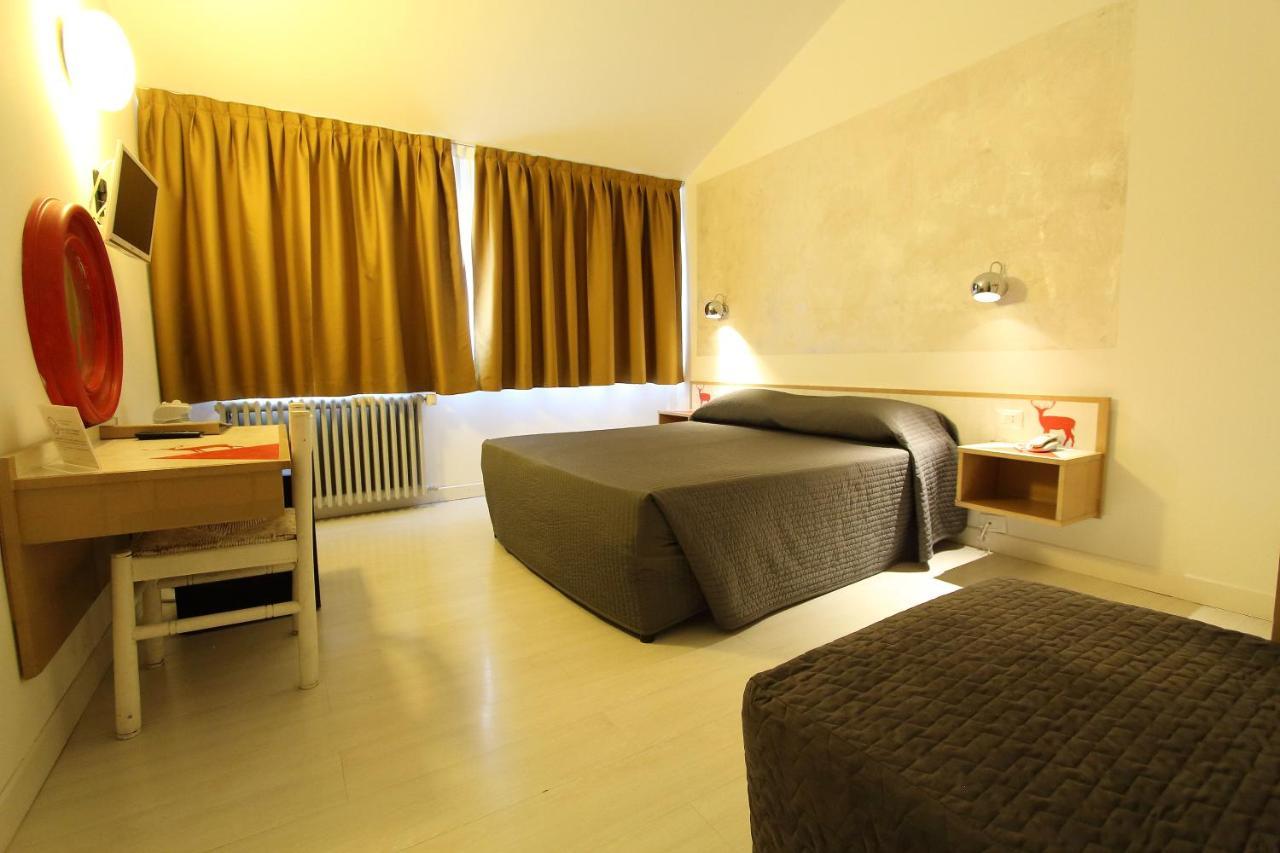 Hotel Giardino Breno Luaran gambar