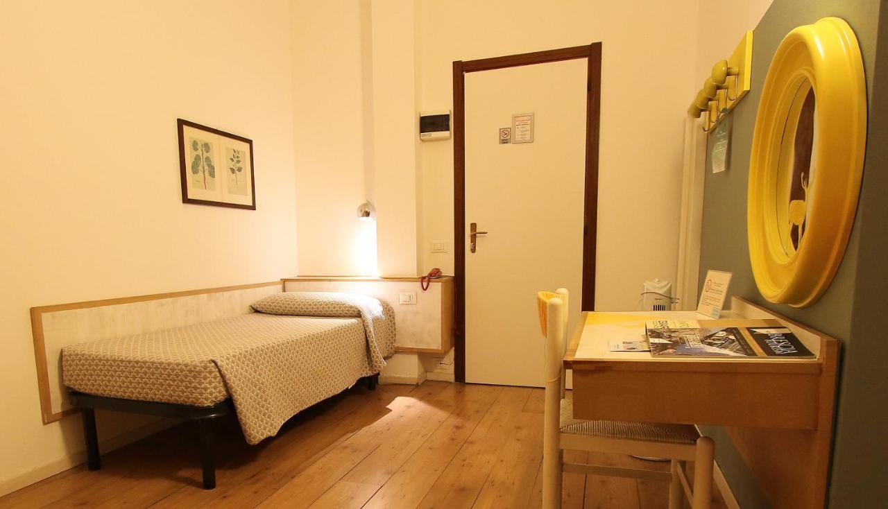 Hotel Giardino Breno Luaran gambar
