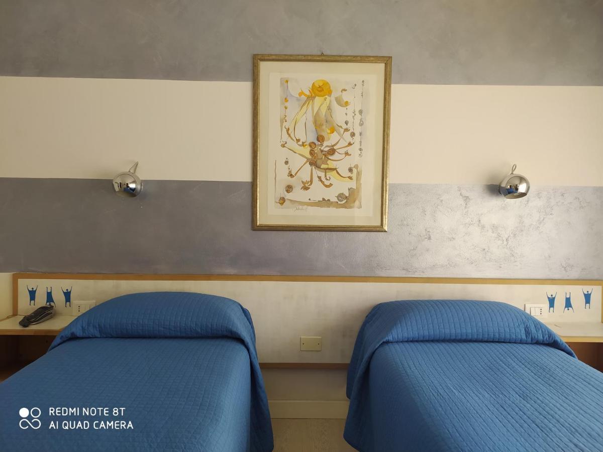 Hotel Giardino Breno Luaran gambar