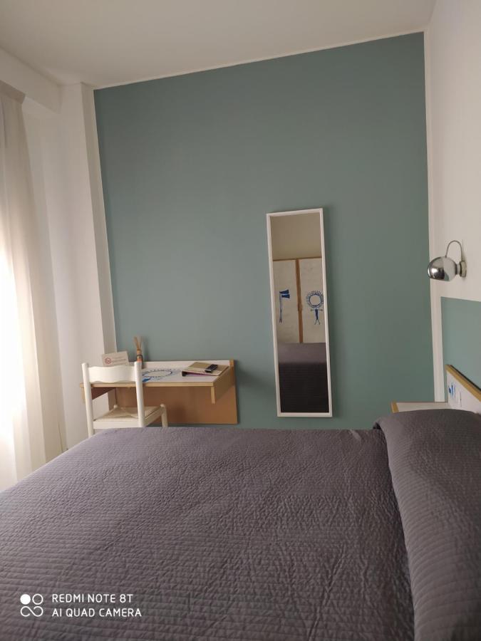 Hotel Giardino Breno Luaran gambar