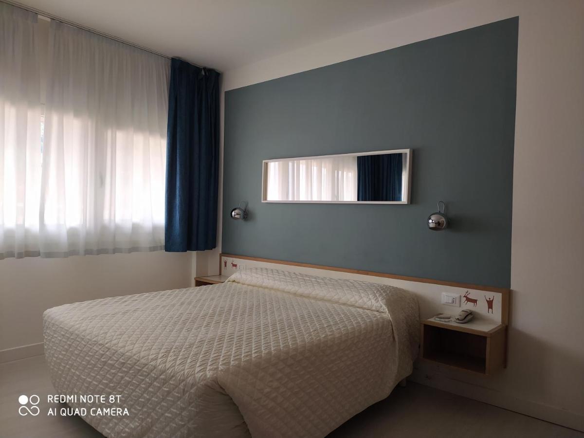 Hotel Giardino Breno Luaran gambar