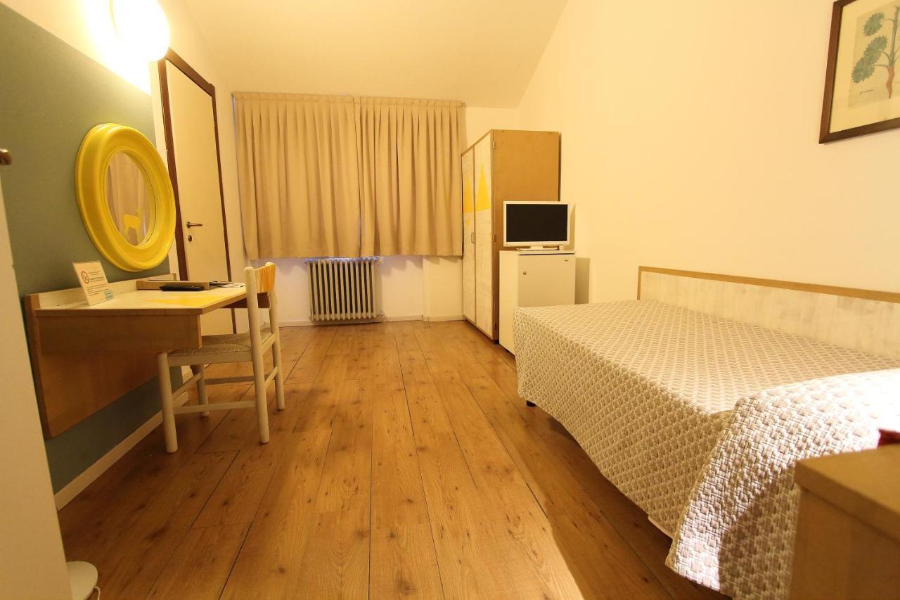 Hotel Giardino Breno Luaran gambar
