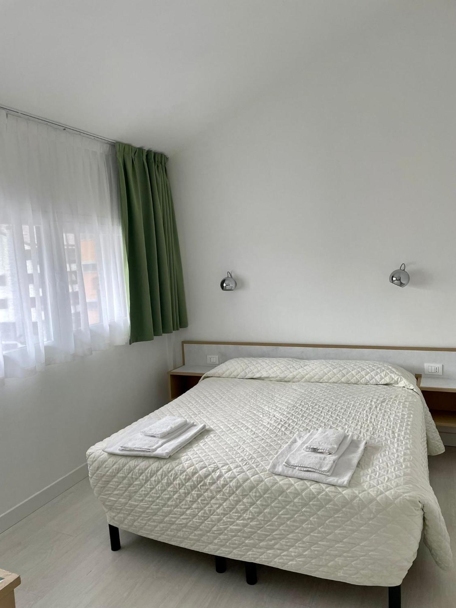 Hotel Giardino Breno Luaran gambar