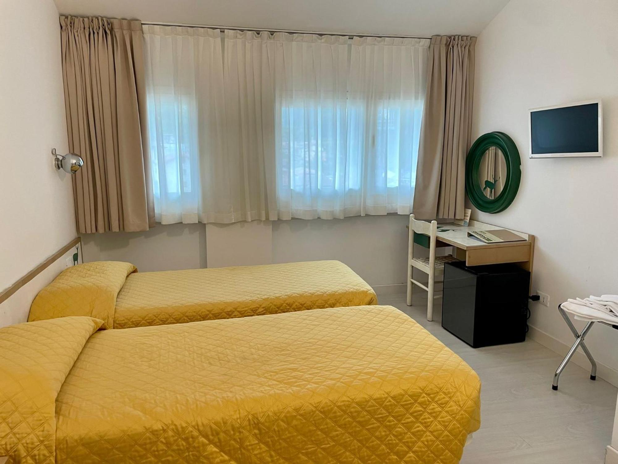 Hotel Giardino Breno Luaran gambar