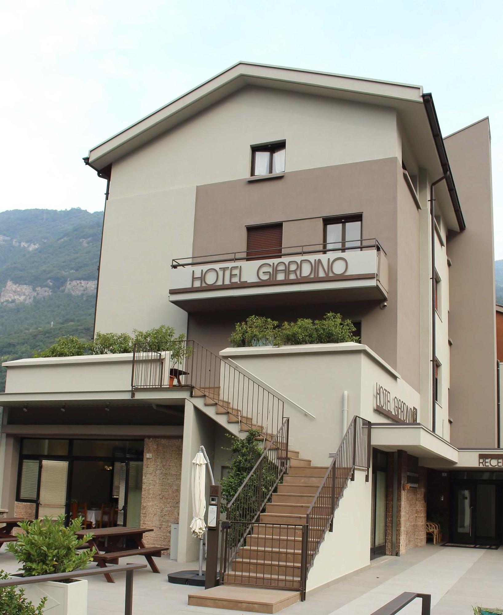 Hotel Giardino Breno Luaran gambar
