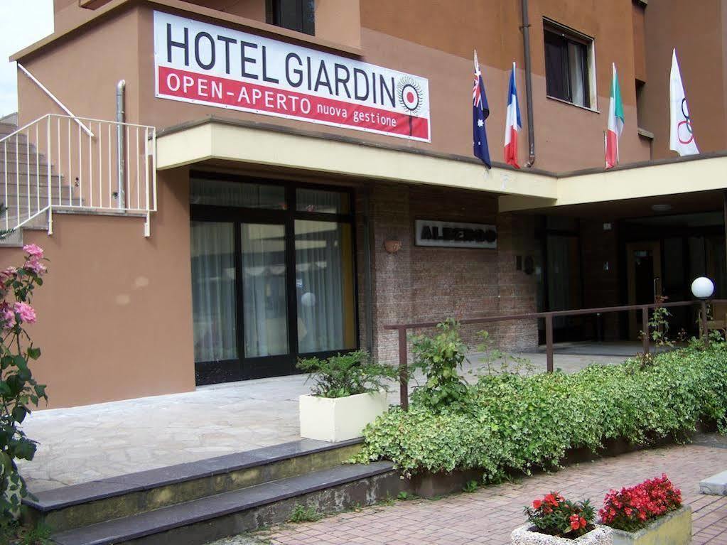 Hotel Giardino Breno Luaran gambar