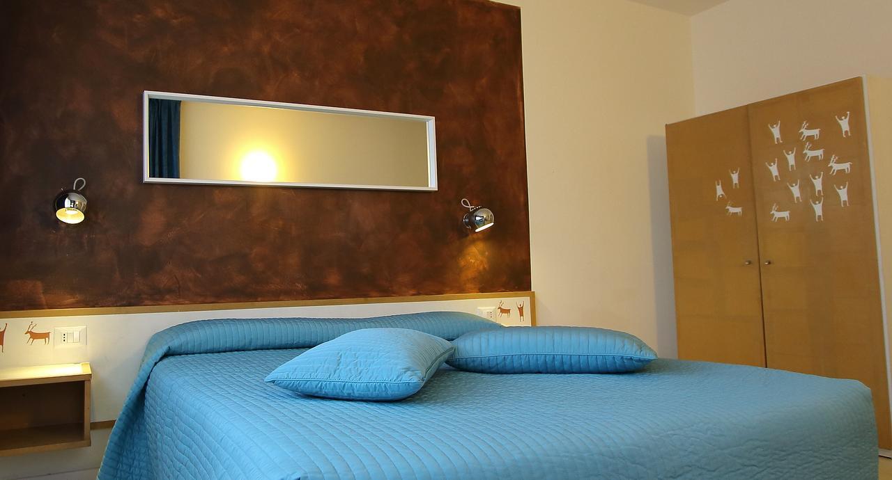 Hotel Giardino Breno Luaran gambar